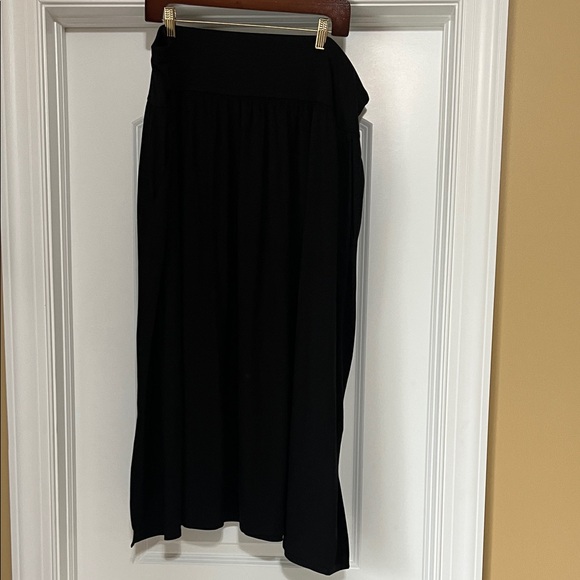 Eileen Fisher Dresses & Skirts - Eileen Fisher Black Midi Skirt. XL.  New.  Side pockets.